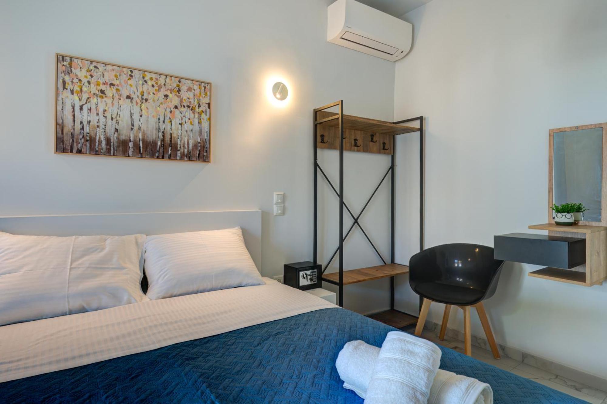 Molos Beachfront Apartments In Diakopto Habitación foto